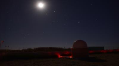 Clair de lune dans le Centre Astronomique de Tiedra (CAT)