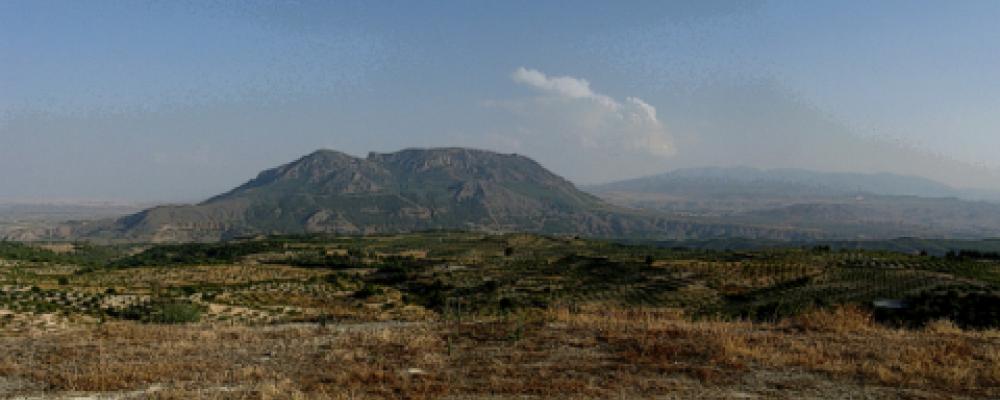 Das Baza-Becken und der Berg Jabalón. Autor: agracier - NO VIEWS, CC A-SA 3.0 Unported, baja resolución.