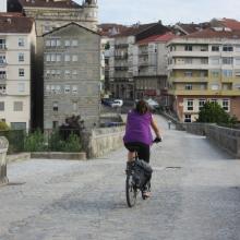 Mit dem Fahrrad über die Römerbrücke