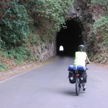 Tunnel und Klippen