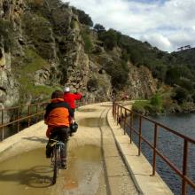 Alberche, route verte le long du barrage